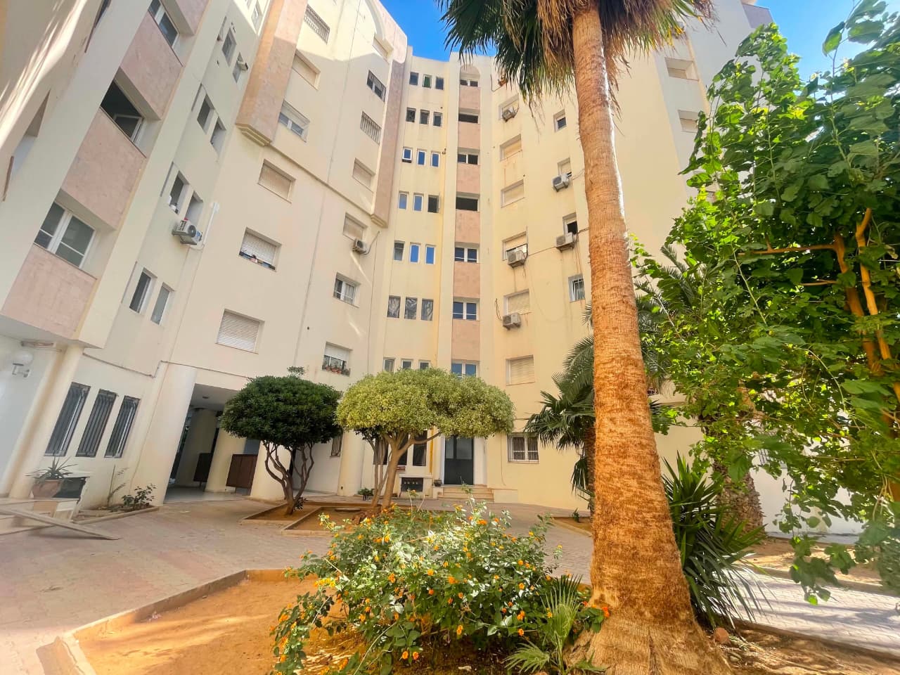 a vendre un Appartement en S+2 à ain Zaghouan